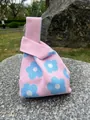 Pink knitted wrist bag featuring a charming light blue floral pattern for gift wrapping - 16x28cm / Pink Base Blue Flower (Single Bag)