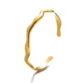 Eleganter, 18 Karat vergoldeter, unregelmäßiger Wellen-Armreif aus poliertem Edelstahl. - Einfaches Wellendesign (B1368) / 18K Gold