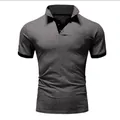 Polo clásico gris de manga corta para hombre con un elegante diseño de corte entallado. - S / Gris Oscuro + Negro