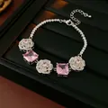 Elegantes Vintage-Silberarmband mit rosa quadratischen Zirkonia und Rosenanhängern - Rosa Zirkonia hohles Rosenarmband (11#) / Silber/Lila