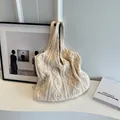 Élégant sac cabas en tricot blanc crème au design artistique et minimaliste raffiné - Style Torsadé Simple / Beige