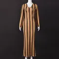 Abito lungo attillato con scollo a V, maniche lunghe e motivo a zigzag - S / Patchwork Giallo