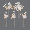 Lot de 5 épingles à cheveux de mariage avec fleurs blanches, feuilles d'or et perles - Ensemble De Pinces À Cheveux À Fleurs Polyvalentes En Feuille D'or Hs-j7283g