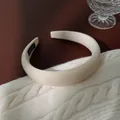 Serre-tête en laine beige rembourré rétro, cerceau à cheveux épais élégant pour l'hiver. - Beige (Éponge Épaissie)