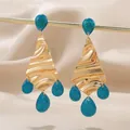 Elegant vintage style blue sparkly resin teardrop earrings with golden wavy metal plates - Gold Blue