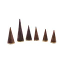 Set van 6 walnotenhouten kegelvormige ringhouders met messing voet voor sieraden. - Walnoot Messing Basis Ringhouder Set