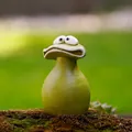 Lustige Kunstharz-Froschfigur mit großem Maul für Garten- oder Schreibtisch-Deko. - Mittlerer Frosch