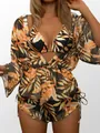 Detalle de traje de baño de tres piezas con estampado de hojas tropicales y conjunto de malla - S / Estampado de Hoja Tropical Negro Naranja (Patrón 3)