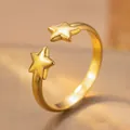 Minimalistische goudkleurige verstelbare open ring met dubbele stermotieven. - Byk167 Open Ring Goud