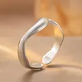 Bague minimaliste de style français à ondes irrégulières avec un anneau réglable ouvert - Style Ouvert Vague (BYK174)