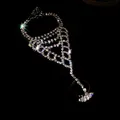 Vue détaillée d'un bracelet bague en strass étincelants avec un motif en treillis - 40# Bracelet