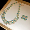 Parure de collier et boucles d'oreilles rétro avec perles vert menthe et turquoise - Vert et Bleu