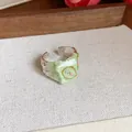 Bague artistique en émail vert menthe avec fini argenté texturé et détail floral en perle - Style Fleur à Texture Irrégulière (HR3113)
