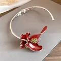 Collier choker fleur en émail rouge style rétro français avec détails en cristal brillant - Argent, Rouge