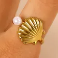 Bague élégante en acier inoxydable avec motif coquillage doré et détail de perle - Style Perle Coquille en Éventail (11723) / Or
