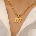 Collana vintage in acciaio inossidabile placcato oro con pendente numero 67 e catena Figaro - Collana con Pendente Numero 67 / Oro