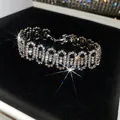 Detalle de una pulsera de diamantes de imitación brillantes con vista macro de piedras - 20# Pulsera