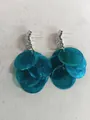 Eleganti orecchini in argento con zirconi e nappe di conchiglie blu stile mare - Blu