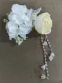 Elegante fermaglio per capelli in tessuto bianco con rosa crema e nappine di perle - Clip a Becco d'Anatra (7#)