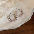 Exquisite detail of silver needle C-shaped pearl stud earrings with pink floral gems - Silver Earring Post - Silver - Pink