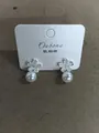 Elegant silver flower stud earrings with white pearl drops presented on a white display card - Flower Tassel Style (HE31718-1) / White