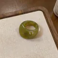 Bague vintage en résine marbrée vert olive avec un design bombé ovale épais pour femme - Vert