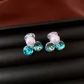 Primo piano di orecchini a clip con perle e cristalli blu per orecchie senza buchi - Orecchini a clip / Argento-Blu