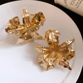 Elegant large gold flower-shaped metal open ring and bracelet jewelry set for women - Ring and Bracelet 2-Piece Set / Gold