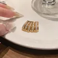 Elegante ear cuff multistrato in oro con zirconi per orecchie senza buco d'orecchio - Pezzo Singolo / Oro