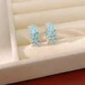 Pendientes de aro flores azules elegantes con centros de circonita brillante para mujer - Hebilla de oreja de flor / Plata-Azul