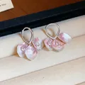 Boucles d'oreilles créoles pétales peints rose avec breloques zircone en forme de goutte - Clip d'oreille-Argent-Rose