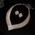 Parure collier en V et boucles d'oreilles en strass argentés brillants pour tenue de soirée - Style 3 Strass Large en Forme de V / Argent