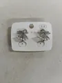 Elegant silver bow ear clips with zircons and pearls for non-pierced ears - Silver Bowknot Style (HE32734)