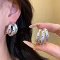 Französische Vintage-Ohrringe, dreilagig, gebürstetes Silber, C-Form mit Punkten - Silber