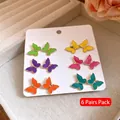 Conjunto de seis pares de pendientes de mariposa de colores con acabado de esmalte vivo - Mariposa multicolor