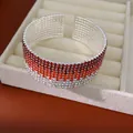Bracciale rigido aperto multistrato con strass sfumati rosso e argento da donna - Sfumatura Rosso Vino Argento