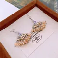 Boucles d'oreilles ethniques vintage avec glands, perles gouttes et cristaux dorés. - Style Crochet / Argent-Abricot