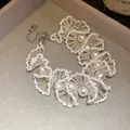 Eleganter handgefertigter Blumenperlen-Armband im französischen Stil mit weißen Perlen - Gewebter Blumenstil / L / Weiß (20)