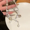 Retro faux pearl necklace with floral engraved gold pendants - Choker Style (HN11495) / Silver