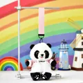 Nahaufnahme einer süßen Panda-Plüschpuppe mit einem pinken Hoodie und Trageband. - 15cm / Farbblock-Hoodie-Panda (Chuanyi Panda) / Buntes Lanyard / Rosa & Weiß