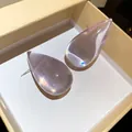 Orecchini a goccia in resina minimalisti con finitura iridescente e perni in argento - Trasparente