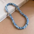 Collier de perles de cristal bohème élégant avec fermoir magnétique en tons de bleu - Collier / Bleu-Gris