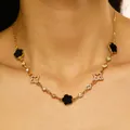 Élégant collier plaqué or avec trèfles en émail noir et accents d'étoiles scintillantes - Collier (12413) / Périmètre 38+5cm / Gold (Black Flower)