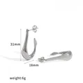 Silberne Ohrringe aus Edelstahl in Fischhakenform, 31 mm hoch, 6 g schwer - Haken Stil / Silber (TE60828-S)