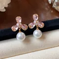 Elegantes pendientes de flores de circón rosa con perlas blancas y chapado en oro de 18 quilates - Estilo Perla Floral Poste Plata (Chapado en Oro) / Rosa