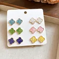 Elegante set di sei paia di orecchini a lobo rose in smalto colorato e finitura oro - Ago D'argento N. 7 - Bianco - Rosa - Blu - Viola - Giallo - Verde (set Da 12 Pezzi)