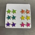 Set di sei paia di orecchini a lobo a forma di stella marina colorata su cartoncino. - Ago Argentato N. 16 - Verde - Ciano - Viola - Arancione - Giallo - Rosa (set Da 12 Pezzi)