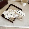 Elegante fermaglio per capelli a fiocco a pois crema con volant in pizzo bianco fine - Fermagli per capelli a becco d'anatra / 1 Pezzo / Bianco