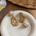 Orecchini vintage a bottone dorati a forma di orecchio con perle e cristalli - Perno in argento 925 / Oro