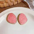 Orecchini a perno irregolari in smalto rosa con placcatura in oro e ago in argento - Rosa